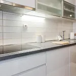Airy 2-br Apt W/ Open Layout & Modern Design Apartment