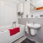 Airy 2-br Apt W/ Open Layout & Modern Design