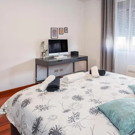 Airy 2-br Apt W/ Open Layout & Modern Design * Split