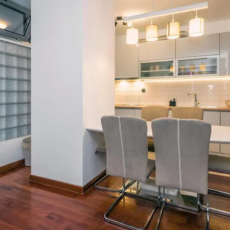Daire Airy 2-br W/ Open Layout & Modern Design *