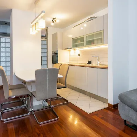 Daire Airy 2-br W/ Open Layout & Modern Design Split