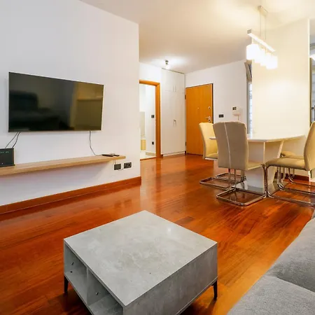 Daire Airy 2-br W/ Open Layout & Modern Design