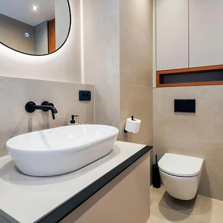 Daire Airy 2-br W/ Open Layout & Modern Design *