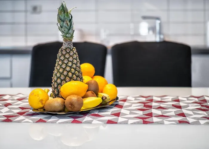 Airy 2-br Apt W/ Open Layout & Modern Design Split